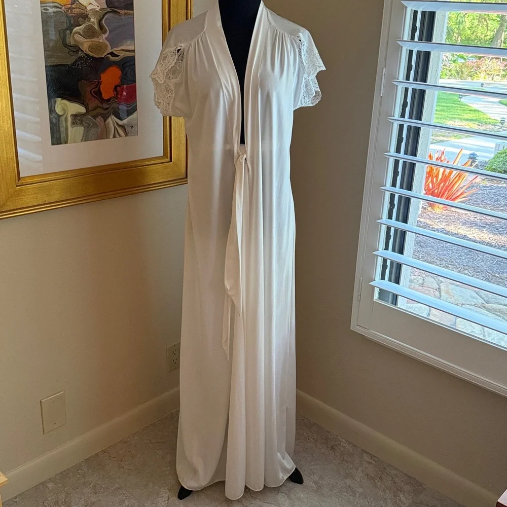 Vintage Saks Fifth Avenue Ralph Montenero Dressing Gown Peignoir Made in USA